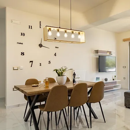 Apartmán Chris With Private Ecologic Pool And Kid's Playground! *