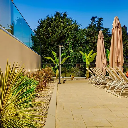 Chris With Private Ecologic Pool And Kid's Playground! *