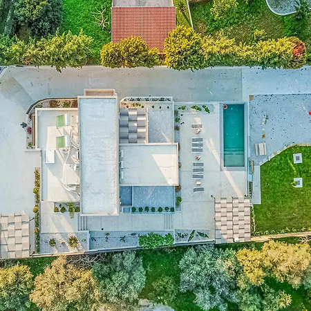 Chris With Private Ecologic Pool And Kid's Playground! Lejlighed *