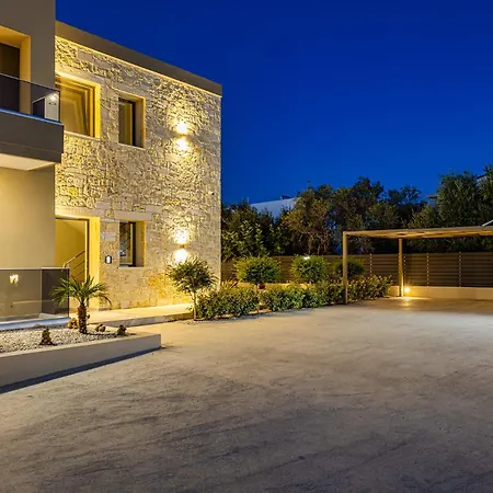 Chris With Private Ecologic Pool And Kid's Playground! *