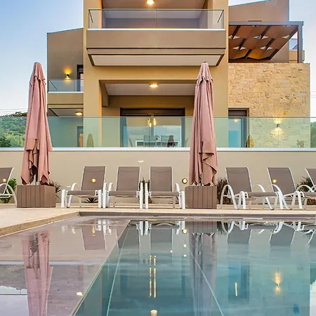 Chris With Private Ecologic Pool And Kid's Playground! *