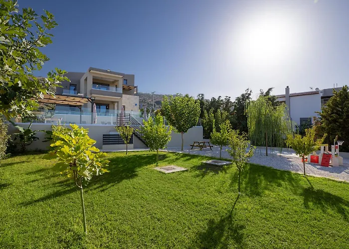 Chris With Private Ecologic Pool And Kid's Playground! Apartament *