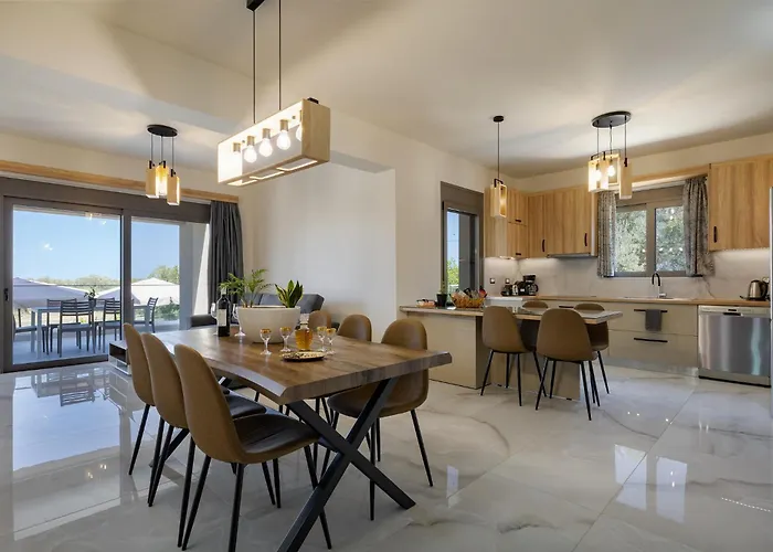 Chris With Private Ecologic Pool And Kid's Playground! Apartament