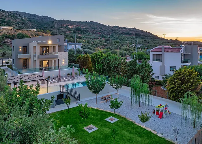 Chris With Private Ecologic Pool And Kid's Playground! Chania (Crete)