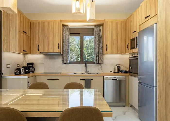 Chris With Private Ecologic Pool And Kid's Playground! *