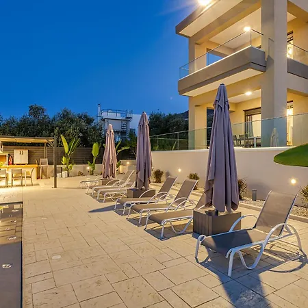 Chris With Private Ecologic Pool And Kid's Playground! Apartman Hriszí Aktí Haniá