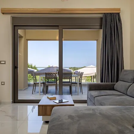 Chris With Private Ecologic Pool And Kid's Playground! Apartament *