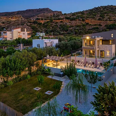 Chris With Private Ecologic Pool And Kid's Playground!