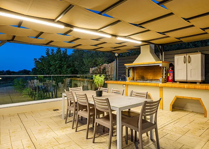 Lejlighed Chris With Private Ecologic Pool And Kid's Playground! *