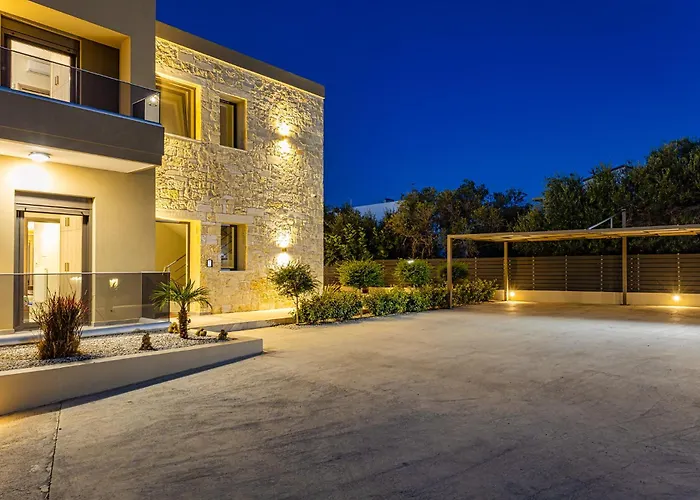 Chris With Private Ecologic Pool And Kid's Playground! *