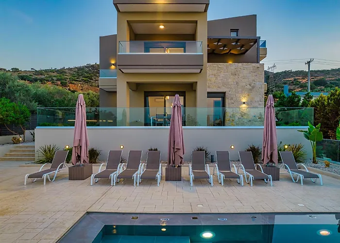 Chris With Private Ecologic Pool And Kid's Playground! *