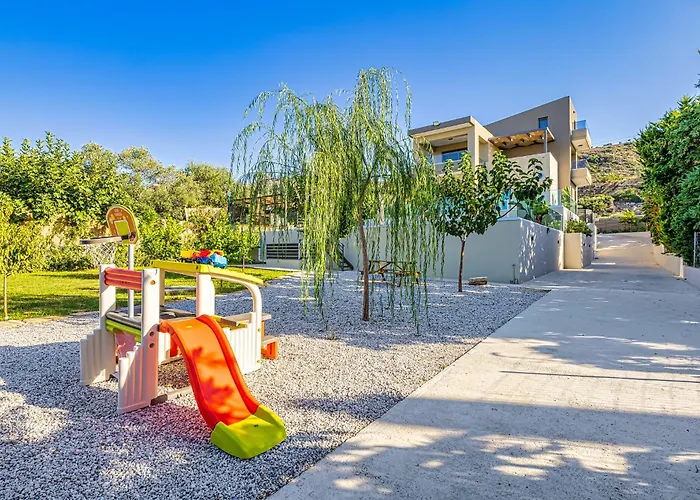 Chris With Private Ecologic Pool And Kid's Playground! Lejlighed